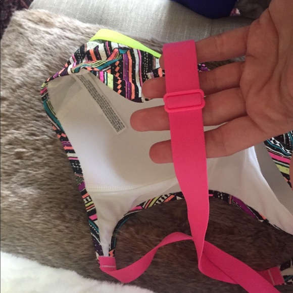 Victoria Secret VSx Sport Bra - Picture 3 of 4